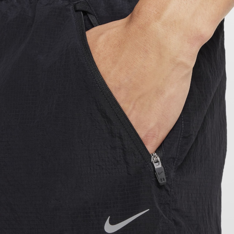 Jual Celana Lari Nike Stride Division Dri-Fit Water-Repellent 2-In-1 Shorts Black Original Fz1136-010 - hoops.sakaraguna.com