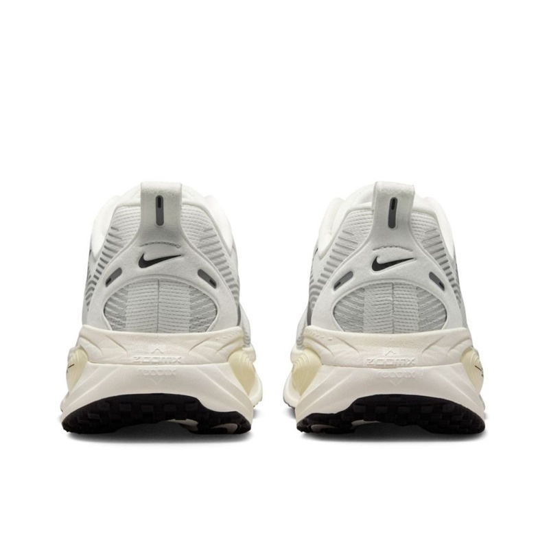 Jual Sepatu Lari Nike Vomero 18 Summit White Original Hm6803-101 - hoops.sakaraguna.com